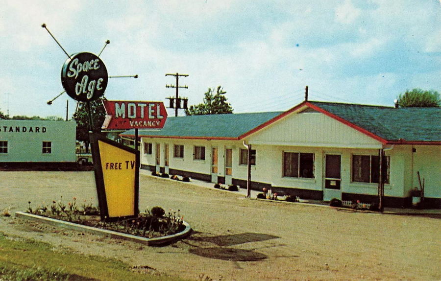 Greens Standard Service and Space Age Motel (M-46 Motel) - Vintage Postcard